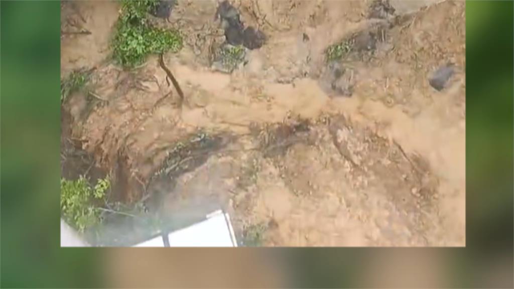 山陀兒雨彈灌北台灣 基隆社區後方邊坡走山
