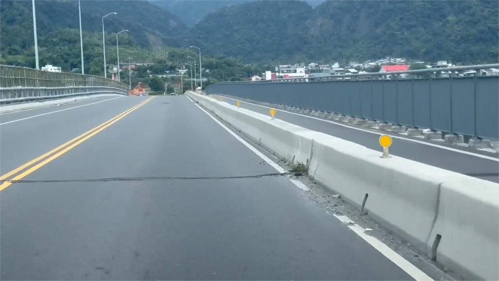 行經玉里大橋接縫「車輛上下彈跳」工程單位「這原因」採柔性接縫工法