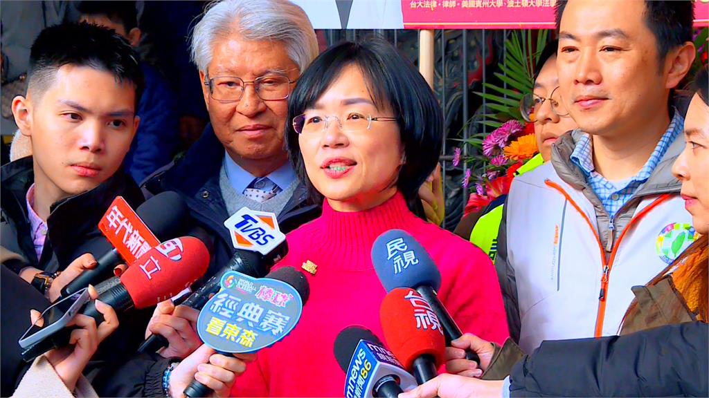 快新聞/賴新北拜廟!被喊「市長好」同框林右昌 蘇巧慧:合體送更大祝福