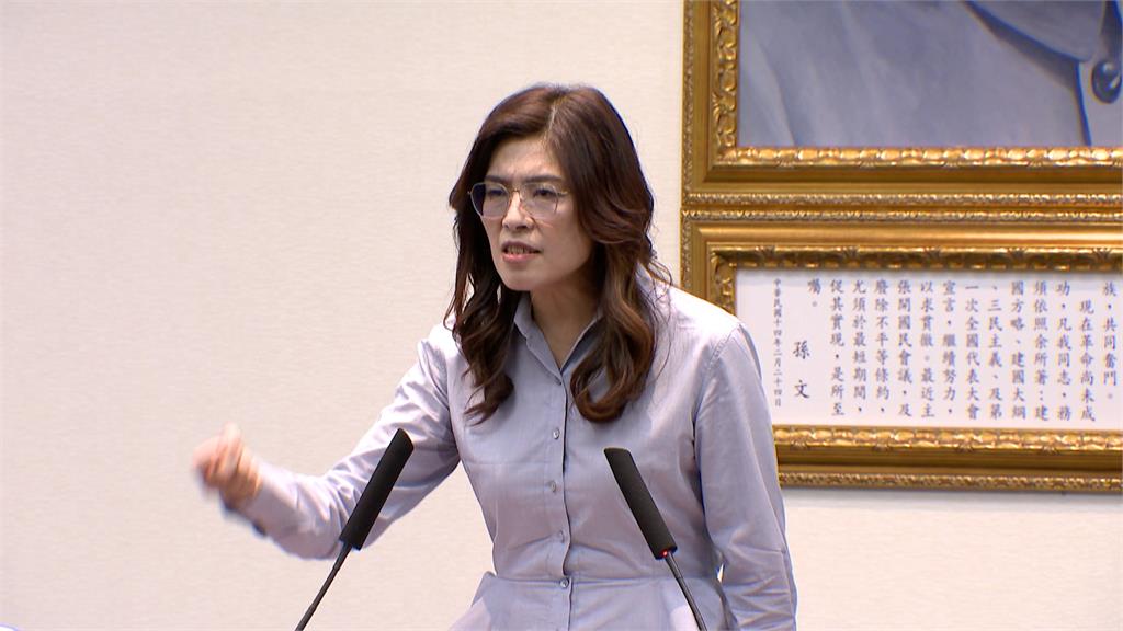 姊妹淘生變？尹乃菁自曝「未獲鄭麗文充分授權」請辭