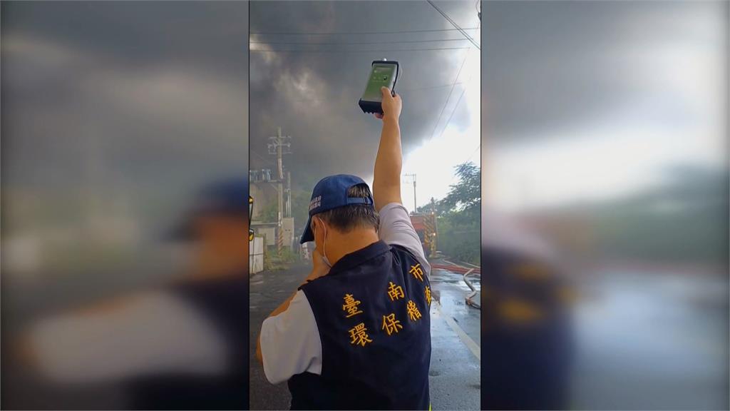 台南永康鐵皮工廠大火　惡臭黑煙擴散籠罩永康、新市、安定、善化