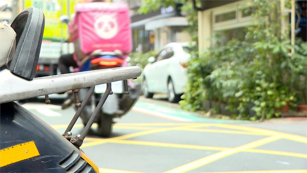 外送專法將上路！　UberEats調漲服務費2.5至3%