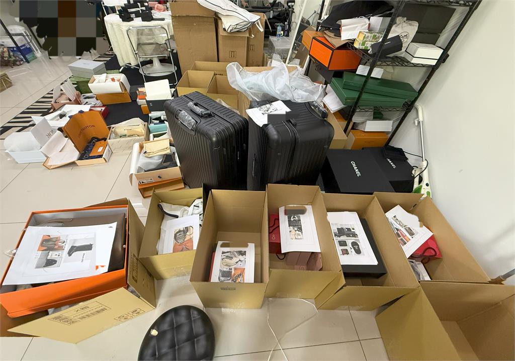 中國假貨充當真品賣　稱有「精品鑑定師證照」售多款名牌仿冒品