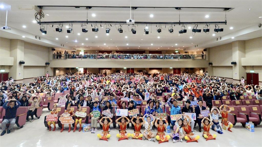 志氣高昂齊聚一堂 中市府表揚1,327名志工