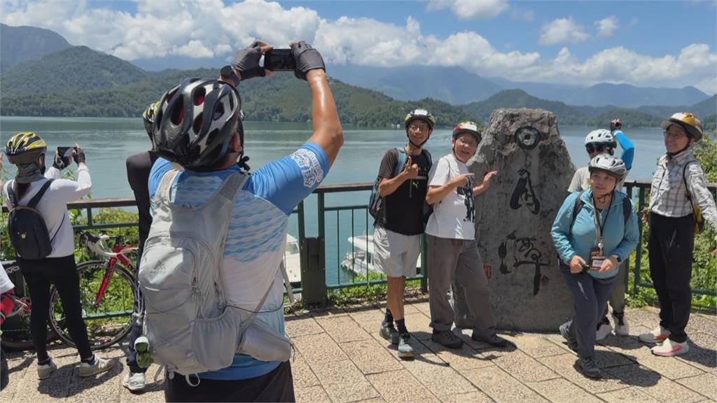 自行車遊湖！　日月潭5大夢幻路線「自行車領騎員」帶路