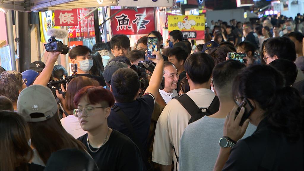 侯友宜一中街商圈搶攻年輕選票 藍白難合?蔡正元批柯侯:兩人都在算計