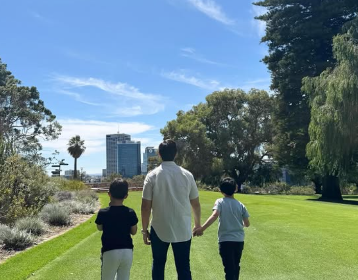 51歲楊采妮現況曝光全家赴澳洲度假曬照 凍齡膚況驚呆網不愧是玉女接班人