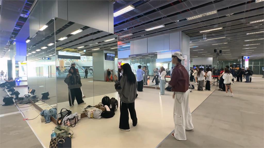 獨家！全新高雄車站一大亮點　「360度鏡面空間」成練舞聖地