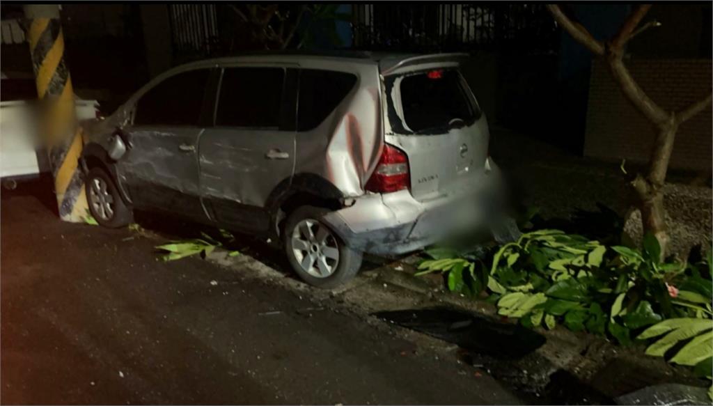 高雄停車糾紛! 男深夜倒車數度猛撞鄰居愛車