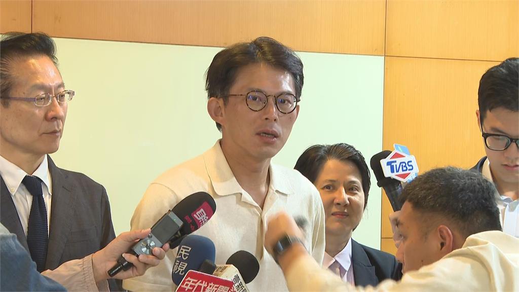 「學姐」黃瀞瑩酸吳靜怡騙通告！她連發3文怒嗆：別逼我參選X爆妳