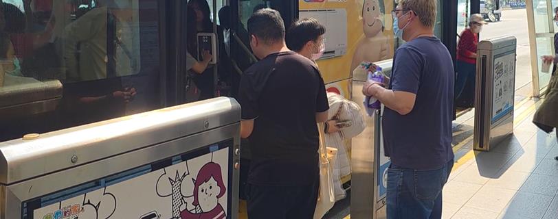 台中公車「車門故障」司機未回報　滿載乘客一路「吹風」市府要懲處