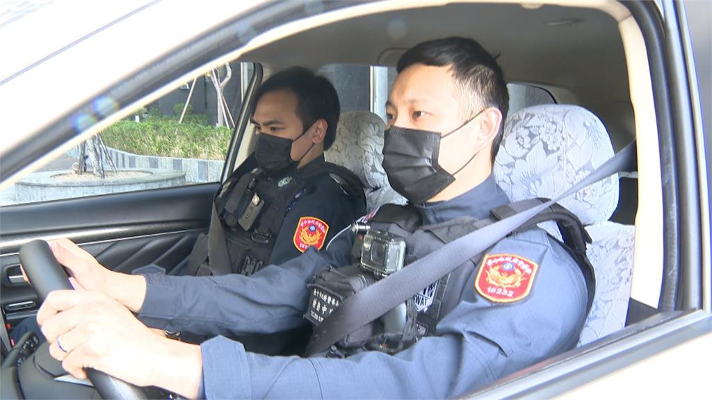 警燈有貓膩? 警車警示燈「紅藍意義大揭密」