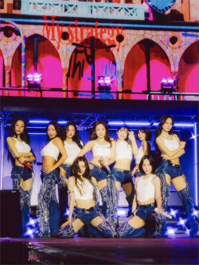 TWICE來了!出道10年首次降臨高雄開唱「5萬人採實名制」搶票日期曝!