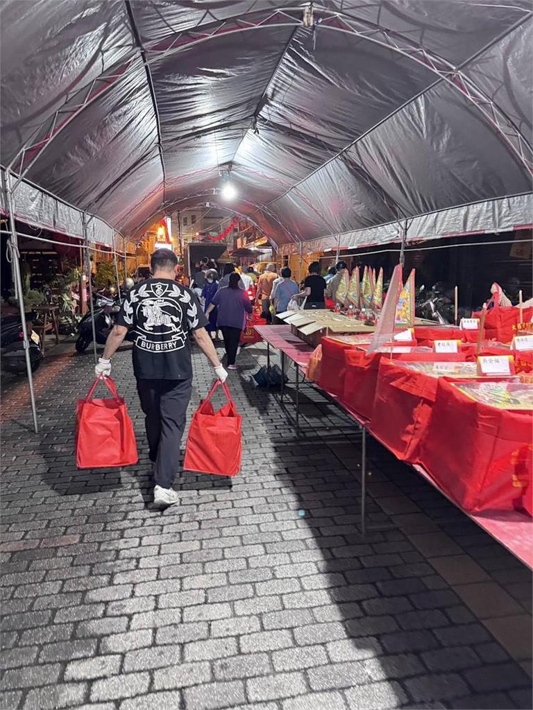 連鎖火鍋店夫婦捲款上億潛逃　一家慈善形象破功