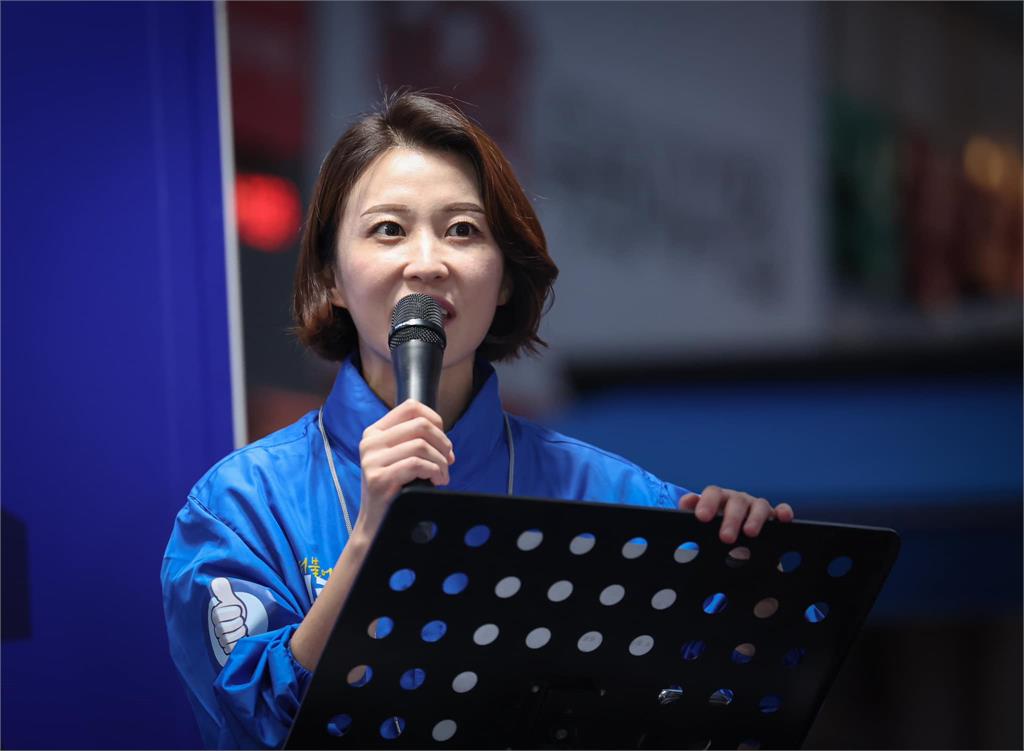 韓前美女主播戒嚴期間「搶軍人步槍」 憶緊握槍口對峙當下:我無法沉默