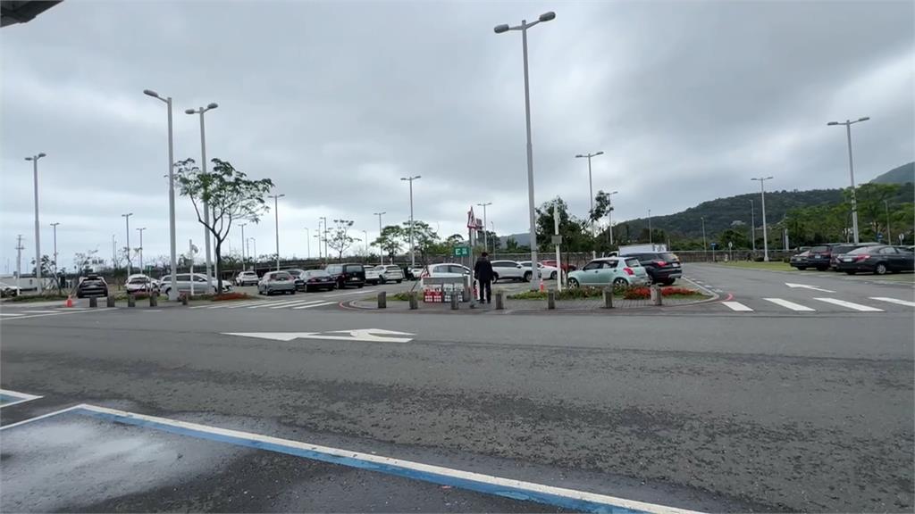 遏止"停車蟑螂" 國道服務區尖峰時段將限停2小時