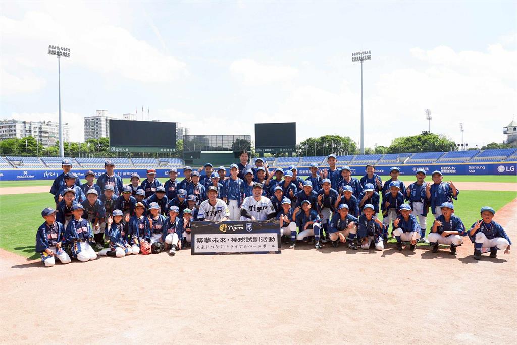 中職/悍將、阪神棒球教室「夢幻師資」!林威助、鳥谷敬指導台日少棒球員