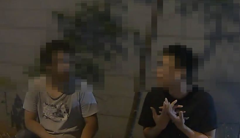 未扣安全帽遭盤查！　中壢雙載男激動推警叫囂