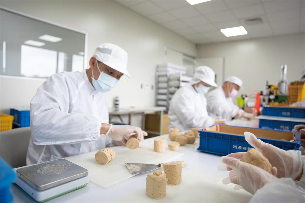 首座三大製造驗證冷凝熟成手工皂廠誕生 阿原肥皂回饋同步啟動