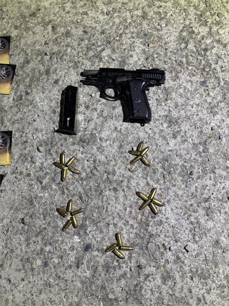 快新聞／嚇壞！台中男稱「喝20包毒咖啡」闖游泳池　持槍朝6歲女童扣扳機