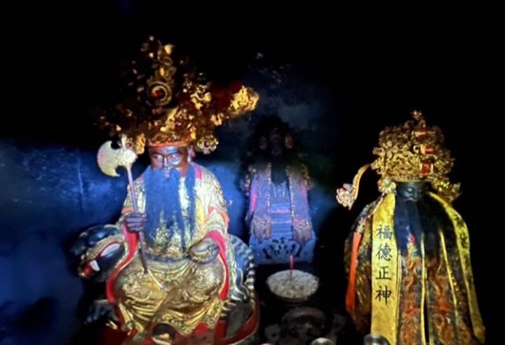 南投「泡麵土地公」石龍宮大火 信眾丟下泡麵驚逃