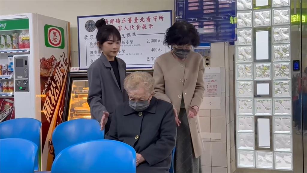 柯爸03/10告別式 陳佩琪今下午幫柯文哲申請奔喪