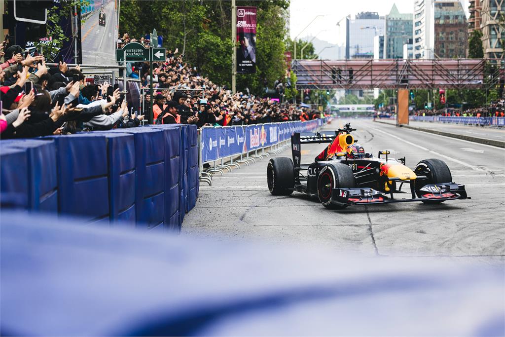 F1冠軍車台中街頭飆速！賽車手Yuki讚「台灣人熱情」喊話：想再回來