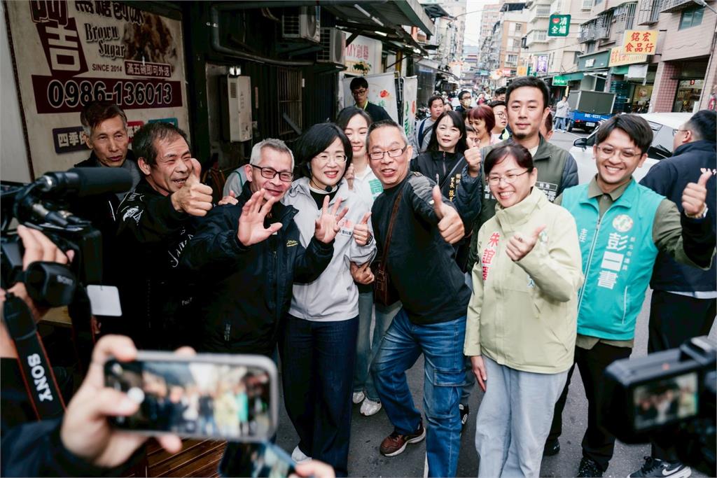 快新聞／鶯歌人照過來！「七喜春來」樹林秒殺　蘇巧慧18日再發「台灣尚勇」春聯