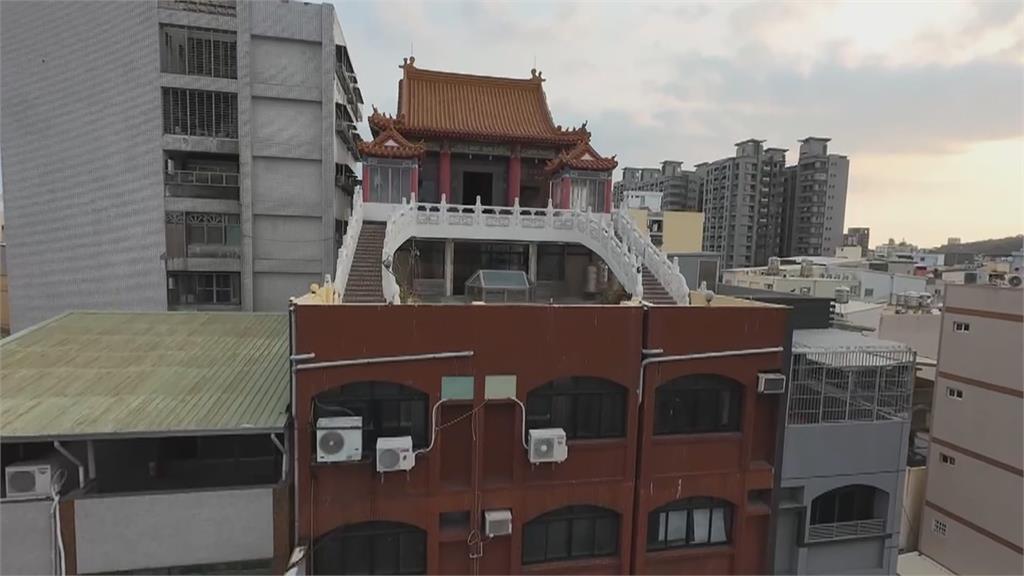都市奇景！　「頂樓宮廟」蓋在透天厝五樓　頻遭檢舉將拆除