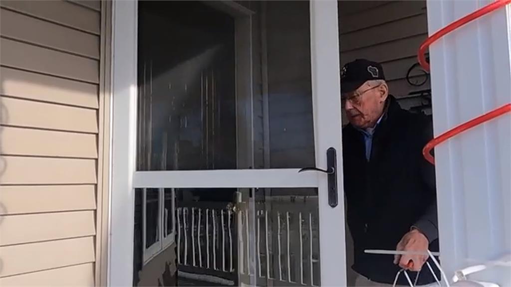 91歲「外送員」每天開車送餐　送暖鎮上60位銀髮族