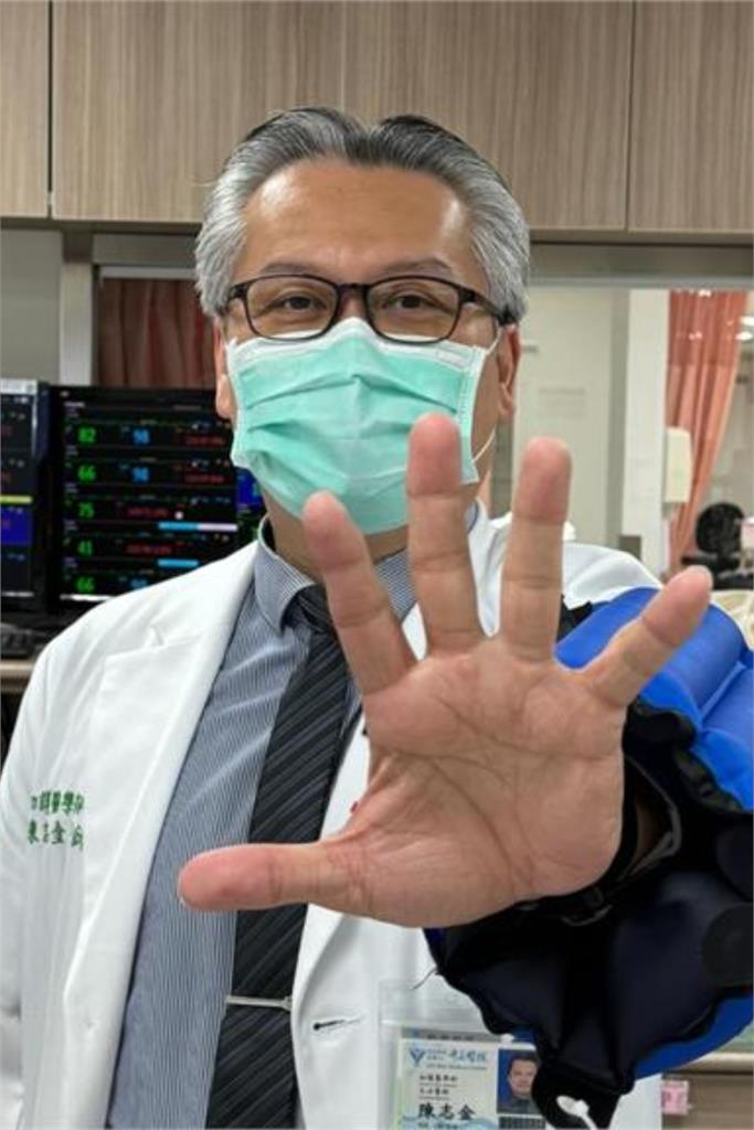 重症病人家屬「想請乩童看看」!醫師秒答應:「符水」是家屬的祝福