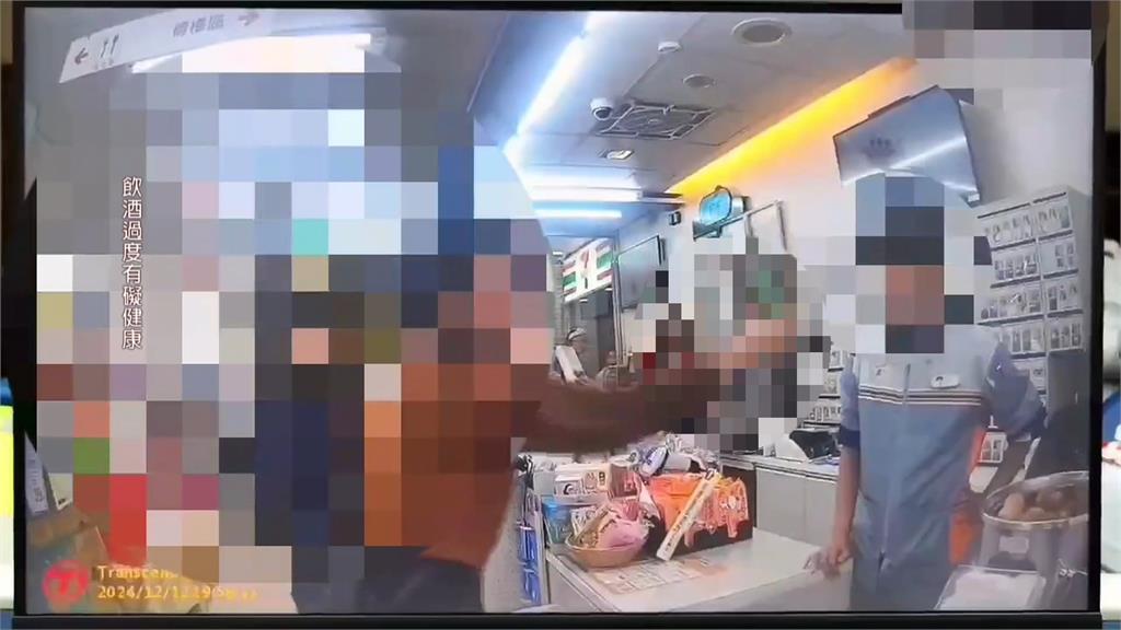 有影/超商問問題店員回「不知道」 女氣炸飆罵還拿啤酒罐砸人