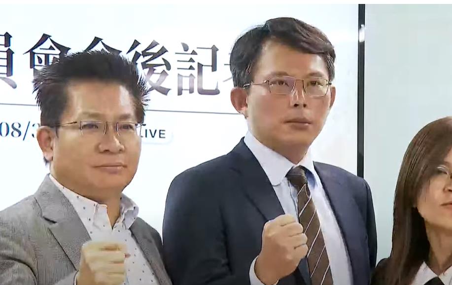 快新聞/民眾黨槓上檢調?檢方稱只搜柯文哲辦公室 民眾黨怒轟:一派胡言