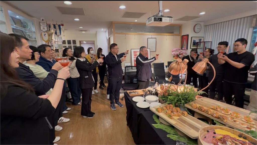 綜合／林鴻道正式交棒蔡家福  中華奧會主席職務交接清冊簽署程序完畢