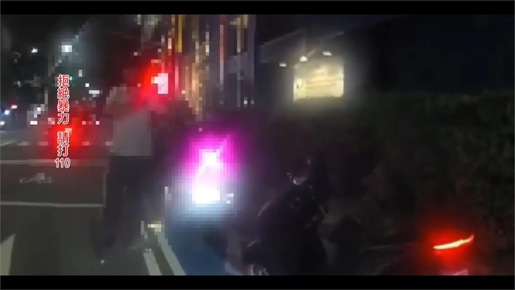 不滿排氣管太吵!酒駕騎車撞人 新莊「里長兒」當街持刀砍人
