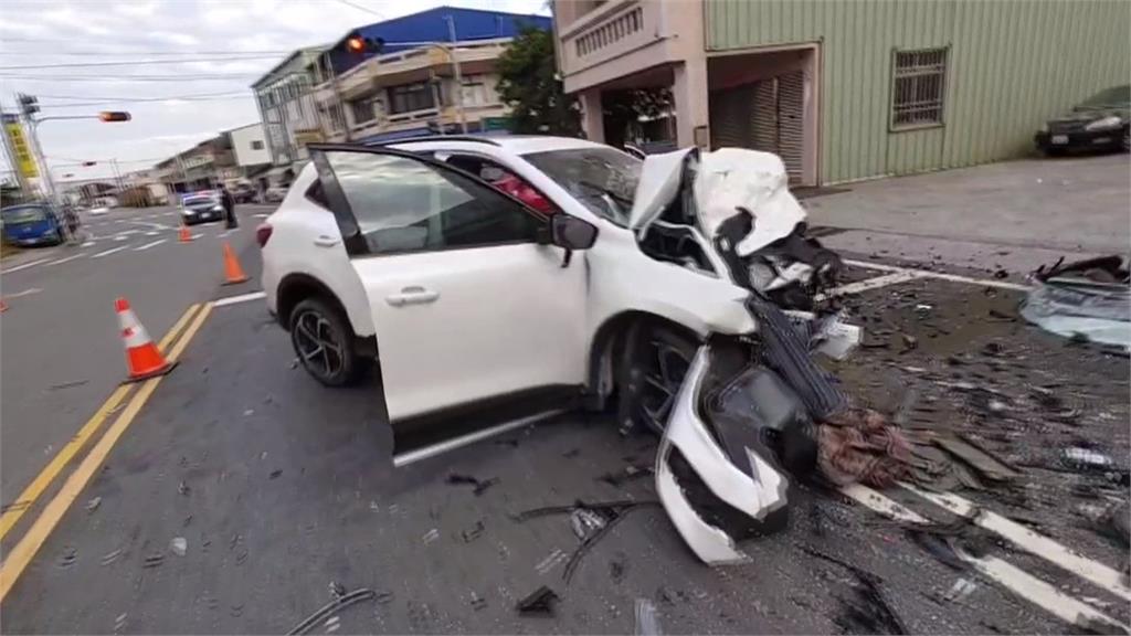 雲林斗南3車相撞！ 小貨車＂車頭解體＂2死2傷