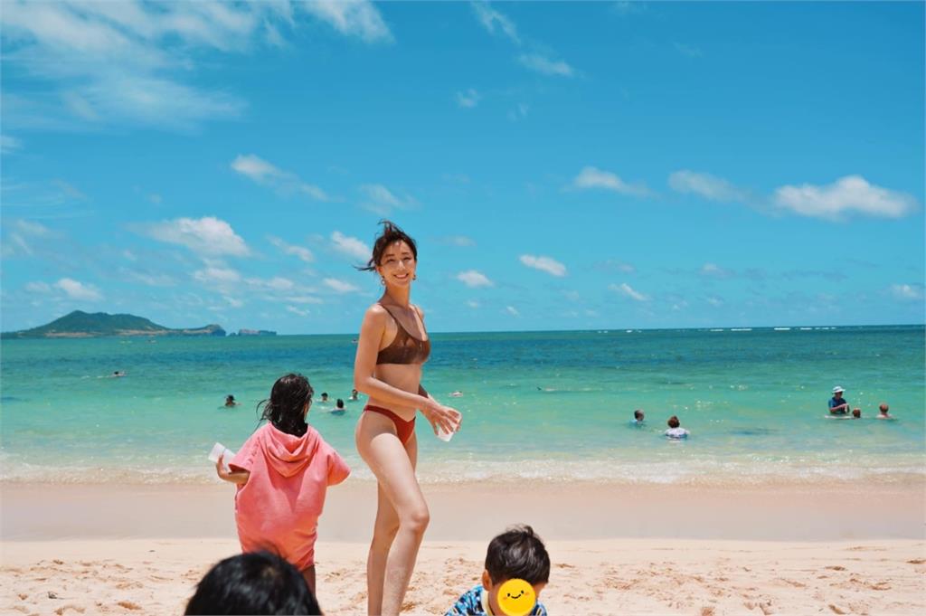 隋棠夏威夷度假「比基尼大解放」！網看呆：生3個美成這樣合理嗎？