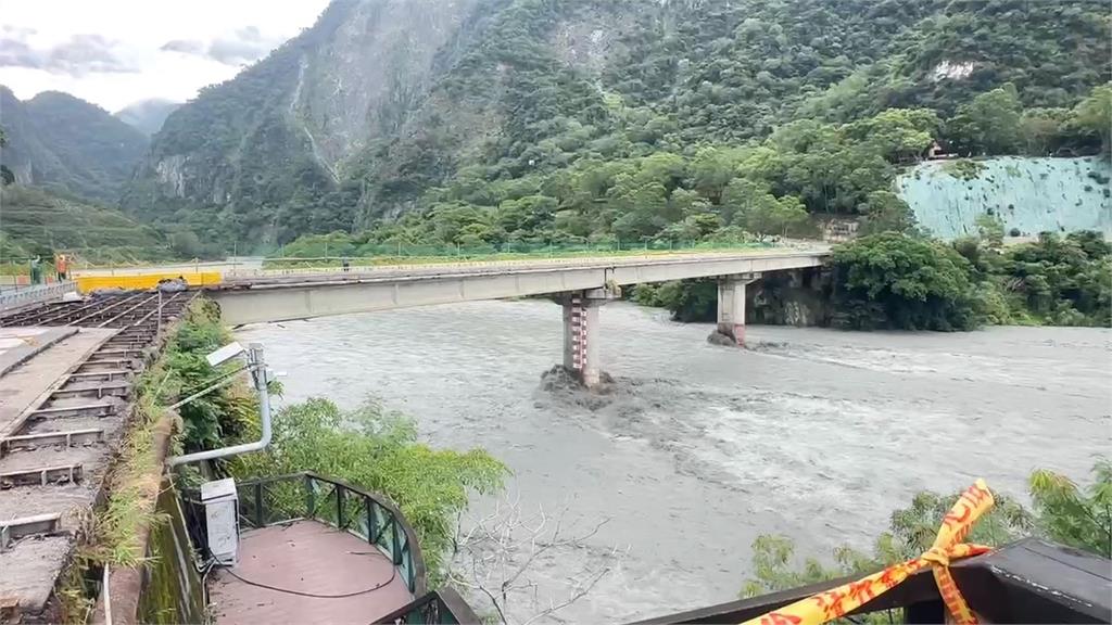 燕子口堰塞湖溢流！　警報及時撤離無人傷亡