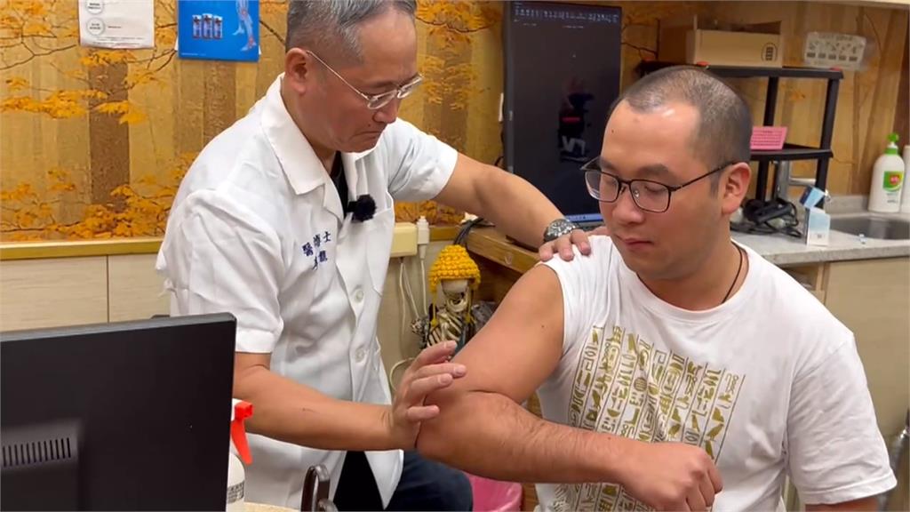 白袍下藏功夫魂！　骨科醫師變＂葉問＂ 長照班教詠春拳