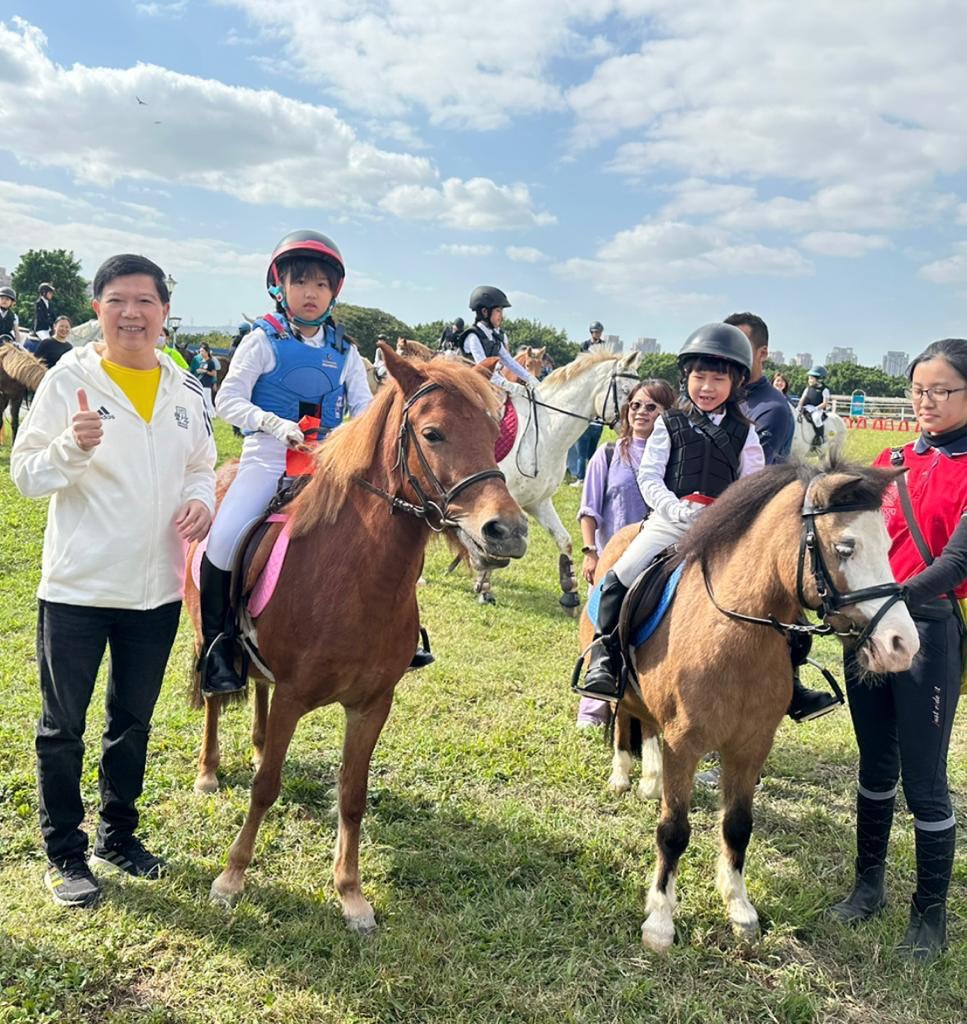 快新聞/北市馬術嘉年華今登場「首頒馬兒營養金」 與會者大讚窩心