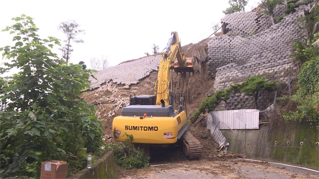 霧峰山區私人開發案坍方 道路搶通估需2~3天