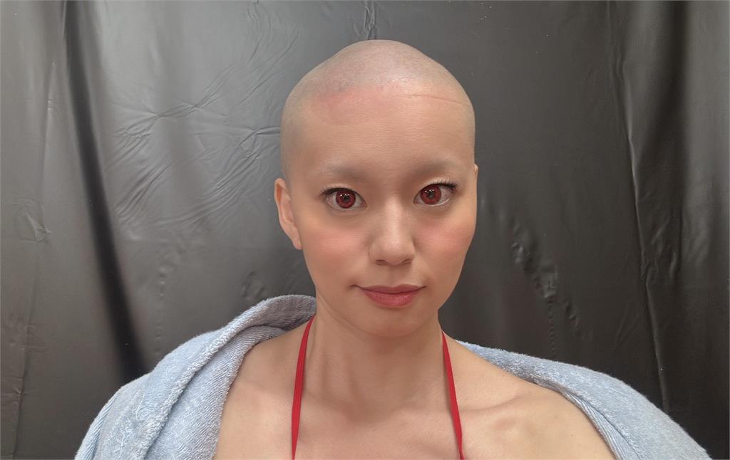 日本暗黑女神「全剃光」私密畫面曝　認想吸引關注「大膽動作」嚇壞粉絲