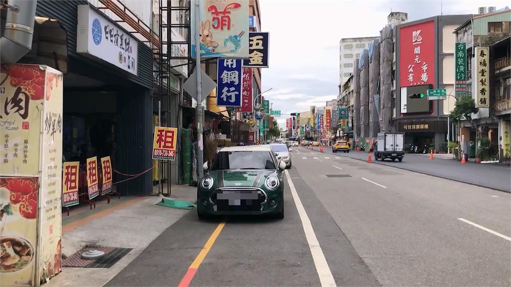 台南輪椅阿伯被攙扶坐上駕駛座　目擊民眾嚇傻！監理所「這樣說」