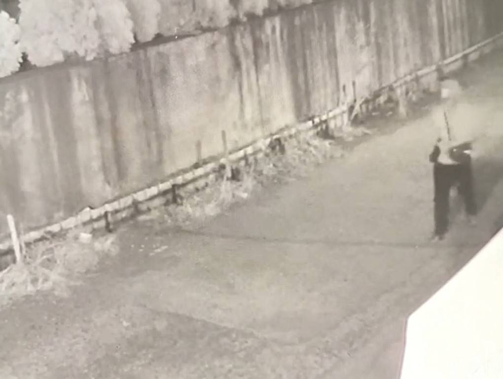 快新聞／逃逸畫面曝！烏日火警釀1死1傷　嫌犯冷靜走路邊脫手套