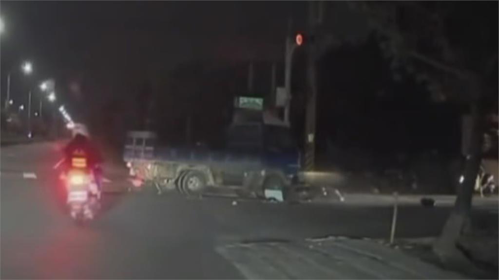 逃逸移工高速闖紅燈！命喪貨車輪下　巡邏警目睹全程發現「這事」案外案