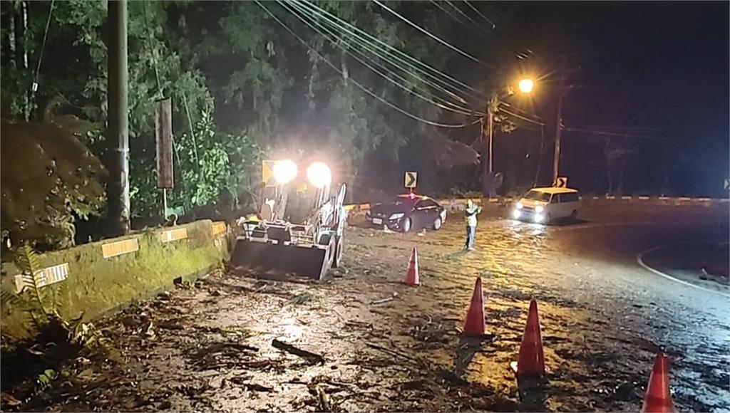 南投10天內2度下冰雹 鹿谷鄉樹木倒塌壓垮路燈釀停電