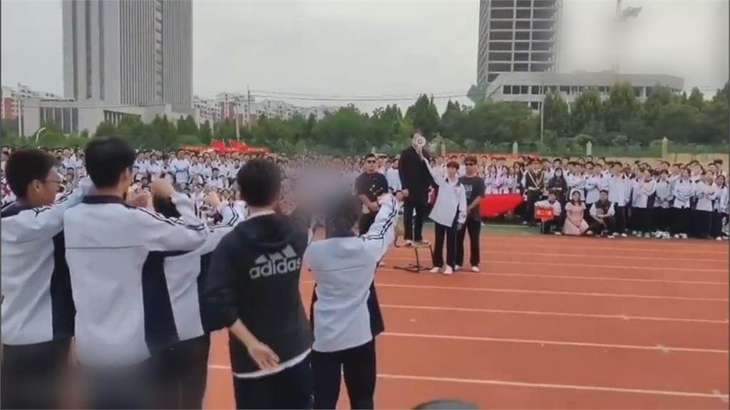 中國高中生運動會演「安倍遇害」全場轟動 日網友氣炸:這是什麼教育