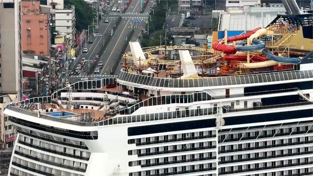 榮耀號引擎故障「停靠那霸」 旅客將改搭飛機返台
