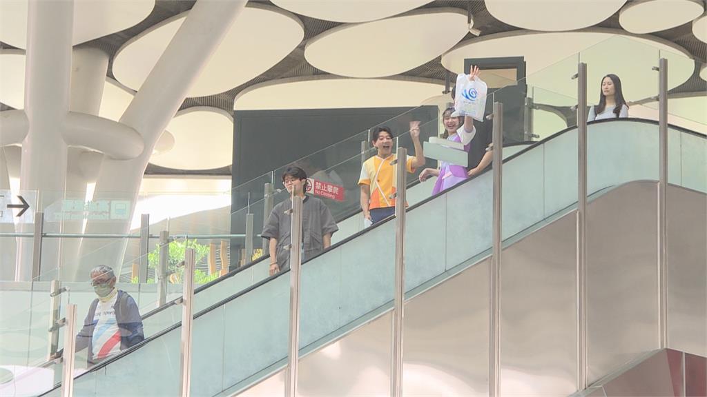 高雄火車站活力滿滿! 韓國啦啦隊女神Mingo現身打氣