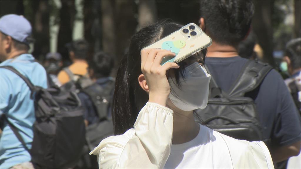 高雄動漫展登場！Coser自備防中暑法寶抗高溫